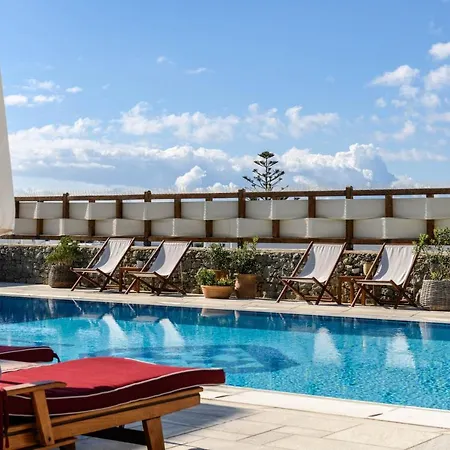 Pelican Bay Hotel