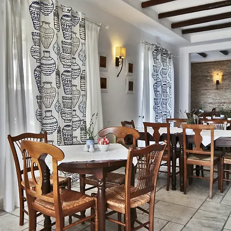 Pelican Bay Hotel